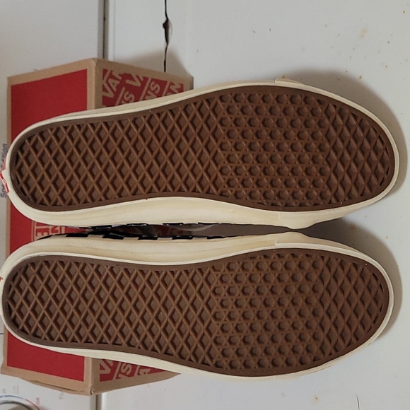 Vans blue 💙& white leather checkered shoes. NEW! - Picture 4 of 7